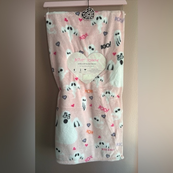 Betsey Johnson Other - Betsey Johnson Pink Ghost Boo Halloween Throw Blanket 50 x 60" NEW